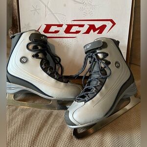 CCM Comfort Series Figure Skates